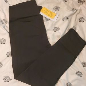 Fabletics black leggings yoga workout pants NWT